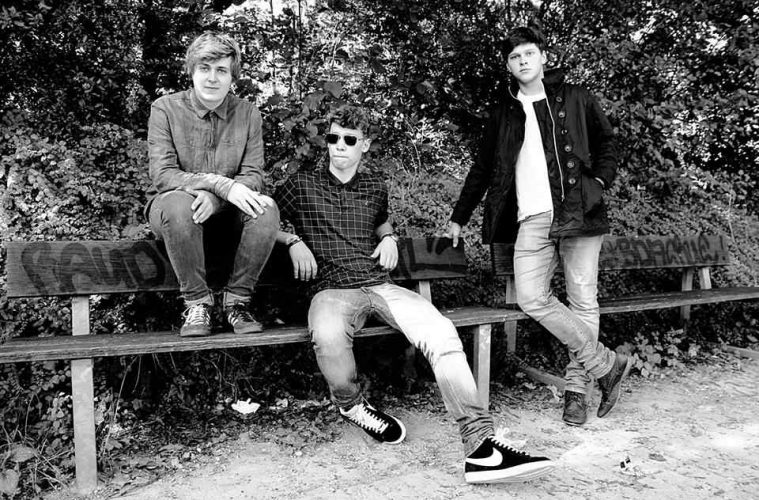 The deanotes